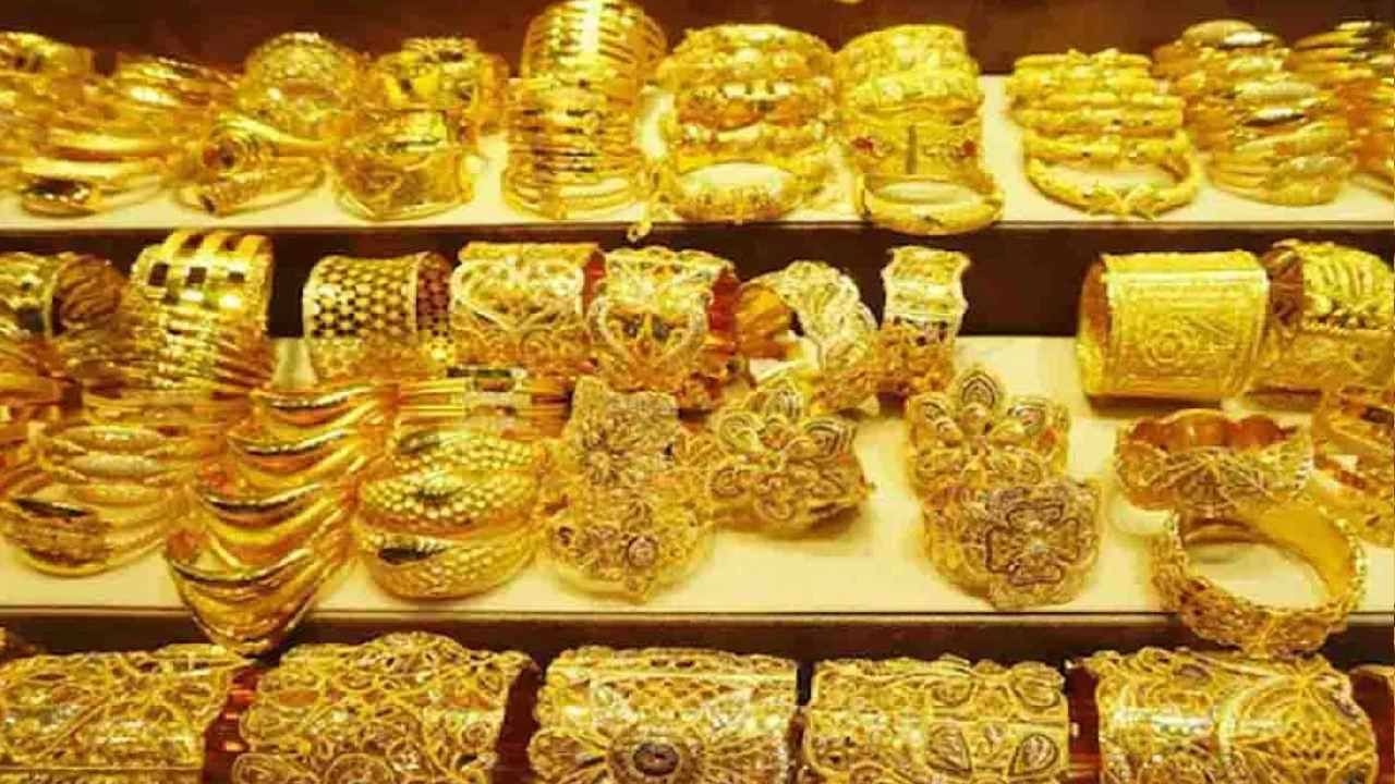 Tax On Gold: ಅಟ್ಟ ಏರಿ ಕುಳಿತಿದ್ದ ಚಿನ್ನದ ಬೆಲೆಯಲ್ಲಿ ಒಂದಿಷ್ಟು ಇಳಿಕೆ; ಮನೆಯಲ್ಲಿರುವ ಚಿನ್ನಕ್ಕೆ ತೆರಿಗೆ ಲೆಕ್ಕಾಚಾರ ಹೇಗೆ ಗೊತ್ತಾ?