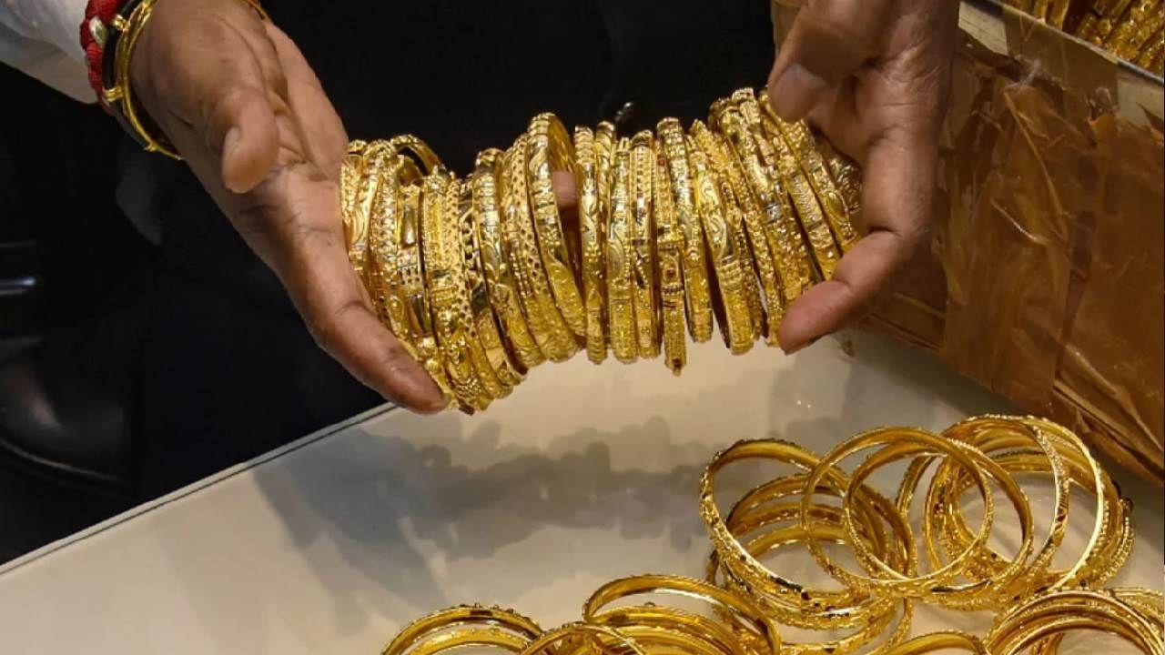 Gold Price Today: ಚಿನ್ನದ ಬೆಲೆ ಕೊಂಚ ಹೆಚ್ಚಳ; ಬೆಳ್ಳಿ ದರ ಬರೋಬ್ಬರಿ 1,100 ರೂ. ಏರಿಕೆ
