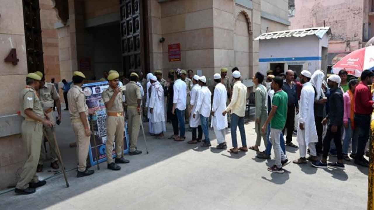 Gyanvapi Mosque Case ಮಾಧ್ಯಮಗಳಿಗೆ ಮಾಹಿತಿ ಸೋರಿಕೆ ಮಾಡಬೇಡಿ, ನ್ಯಾಯಾಧೀಶರು ಮಾತ್ರ ವರದಿಯನ್ನು ತೆರೆಯಬಹುದು: ಸುಪ್ರೀಂಕೋರ್ಟ್