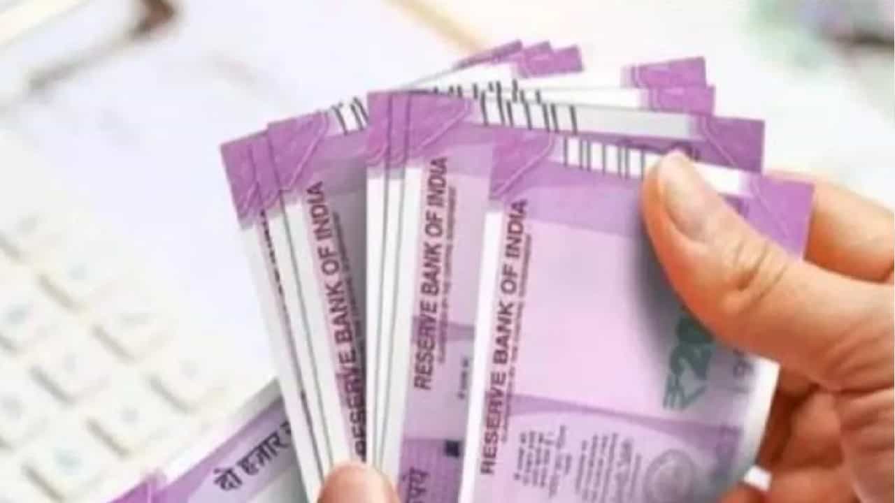 HDFC FY22 Q4 Results: FY22 ನಾಲ್ಕನೇ ತ್ರೈಮಾಸಿಕದಲ್ಲಿ ಎಚ್ಡಿಎಫ್ಸಿ ನಿವ್ವಳ ಲಾಭ 3700 ಕೋಟಿ ರೂ.; 30 ರೂ. ಡಿವಿಡೆಂಡ್ HDFC FY22 Q4 Results: FY22 ನಾಲ್ಕನೇ ತ್ರೈಮಾಸಿಕದಲ್ಲಿ ಎಚ್ಡಿಎಫ್ಸಿ ನಿವ್ವಳ ಲಾಭ 3700 ಕೋಟಿ ರೂ.; 30 ರೂ. ಡಿವಿಡೆಂಡ್