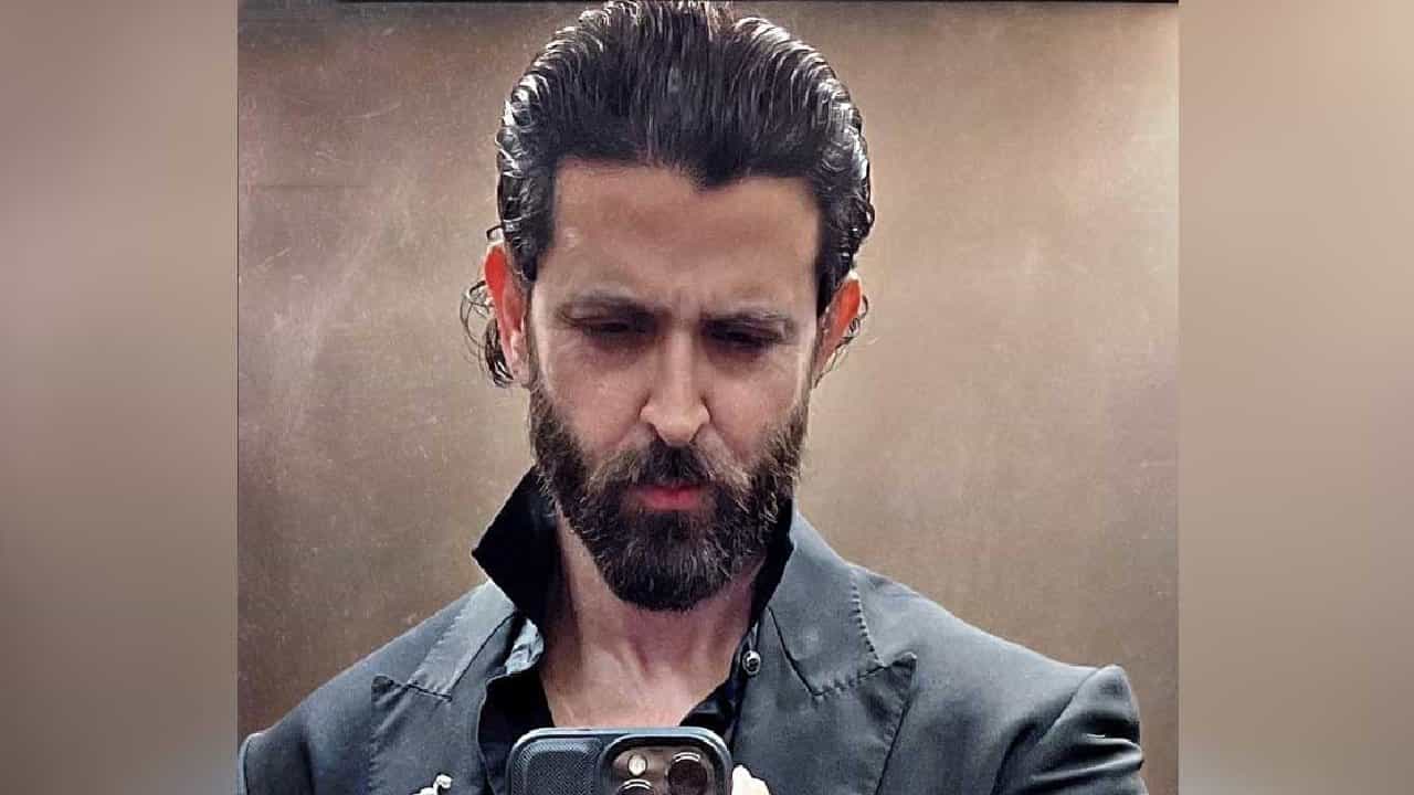 Hrithik Roshan: ಹೊಸ ಗೆಳತಿ ಸಿಕ್ಕಿದ್ಮೇಲೆ ಗಡ್ಡಕ್ಕೆ ಬೈ ಬೈ ಹೇಳಲು ಪ್ಲಾನ್ ಮಾಡಿದ್ರಾ ಹೃತಿಕ್? ಇಲ್ಲಿದೆ ಅಸಲಿ ಸಮಾಚಾರ Hrithik Roshan: ಹೊಸ ಗೆಳತಿ ಸಿಕ್ಕಿದ್ಮೇಲೆ ಗಡ್ಡಕ್ಕೆ ಬೈ ಬೈ ಹೇಳಲು ಪ್ಲಾನ್ ಮಾಡಿದ್ರಾ ಹೃತಿಕ್? ಇಲ್ಲಿದೆ ಅಸಲಿ ಸಮಾಚಾರ