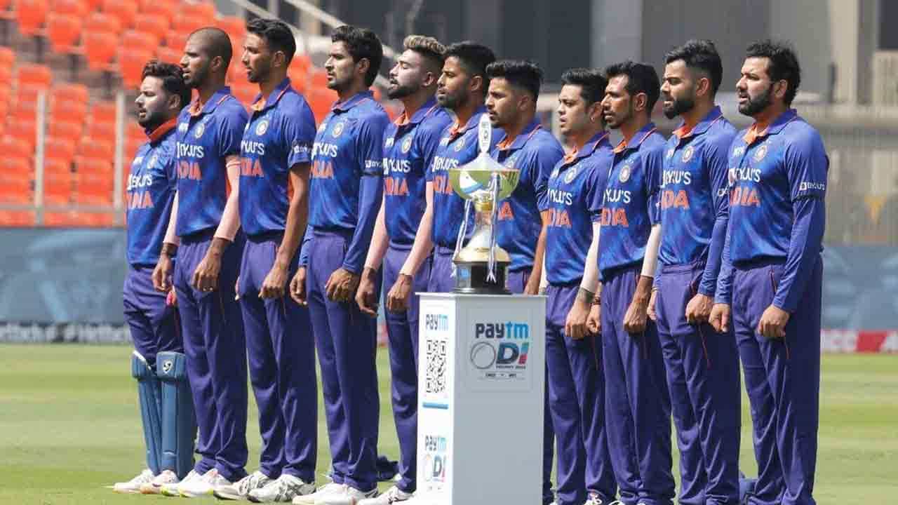 Virat Kohli: ಐಪಿಎಲ್ ಮುಗಿದ ಬೆನ್ನಲ್ಲೇ ಟೀಮ್ ಇಂಡಿಯಾಕ್ಕೆ ಕಾದಿದೆ ಬಿಗ್ ಶಾಕ್: ಈ ಆಟಗಾರ ಇರಲ್ಲ Virat Kohli: ಐಪಿಎಲ್ ಮುಗಿದ ಬೆನ್ನಲ್ಲೇ ಟೀಮ್ ಇಂಡಿಯಾಕ್ಕೆ ಕಾದಿದೆ ಬಿಗ್ ಶಾಕ್: ಈ ಆಟಗಾರ ಇರಲ್ಲ