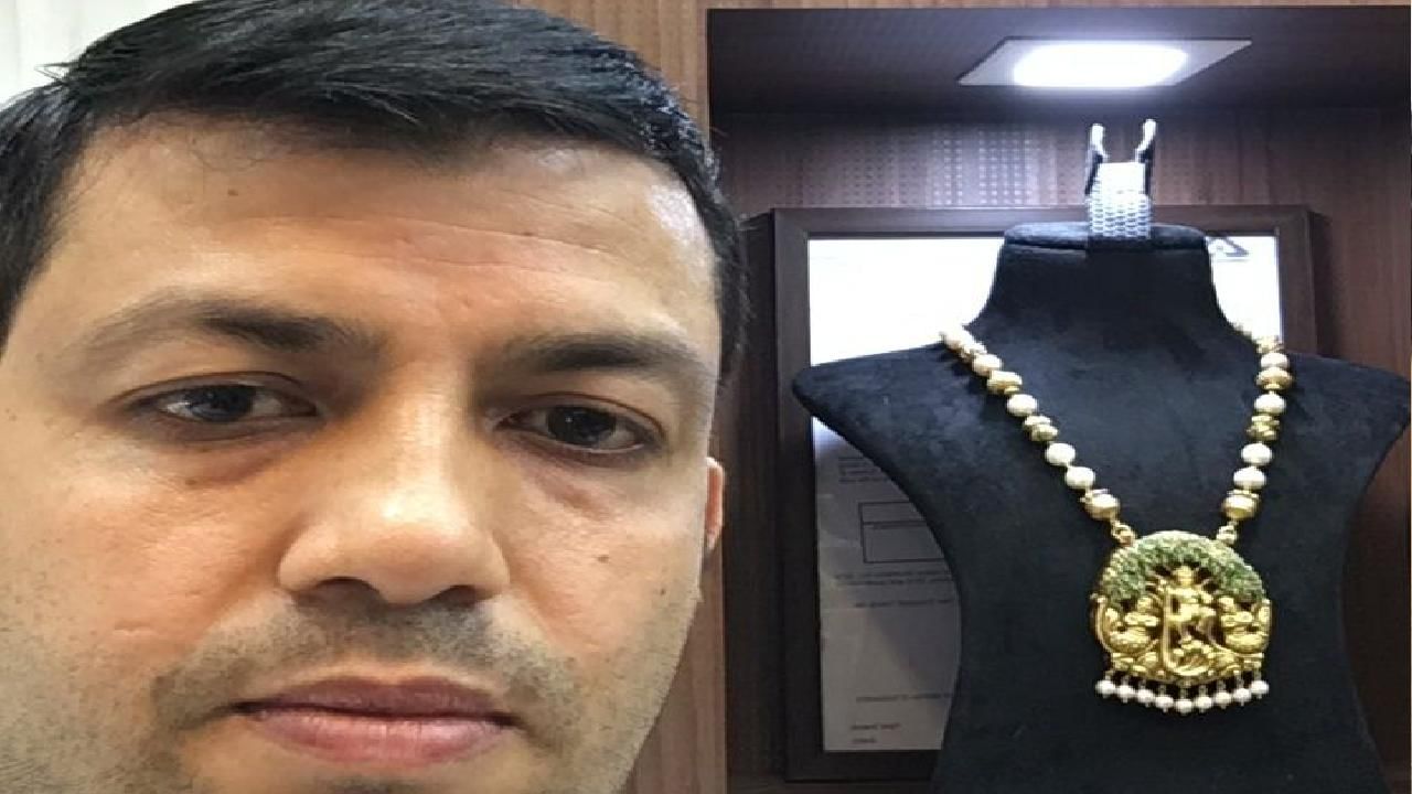 Gold Purchase: ಗಟ್ಟಿ ಚಿನ್ನವೋ ಆಭರಣ ಚಿನ್ನವೋ ಖರೀದಿಗೆ ಯಾವುದು ಉತ್ತಮ? ಇಲ್ಲಿದೆ 10 ಪ್ರಶ್ನೆಗಳಿಗೆ ಆಭರಣ ಮಾರಾಟಗಾರರ ಉತ್ತರ Gold Purchase: ಗಟ್ಟಿ ಚಿನ್ನವೋ ಆಭರಣ ಚಿನ್ನವೋ ಖರೀದಿಗೆ ಯಾವುದು ಉತ್ತಮ? ಇಲ್ಲಿದೆ 10 ಪ್ರಶ್ನೆಗಳಿಗೆ ಆಭರಣ ಮಾರಾಟಗಾರರ ಉತ್ತರ