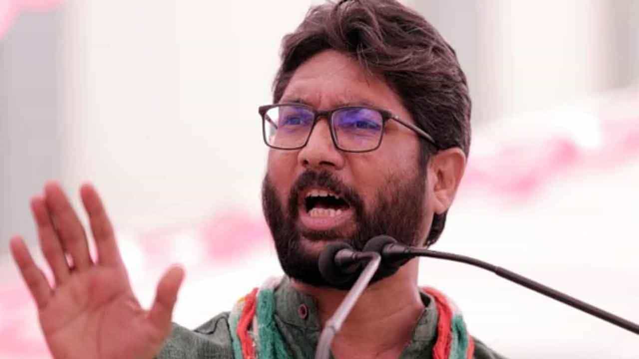 ‘ನನ್ನ ವಿರುದ್ಧ ಷಡ್ಯಂತ್ರ ರೂಪಿಸಿದ್ದು ಪ್ರಧಾನಿ ಕಚೇರಿ': ಕೇಂದ್ರದ ವಿರುದ್ಧ ಜಿಗ್ನೇಶ್ ಮೇವಾನಿ ವಾಗ್ದಾಳಿ ‘ನನ್ನ ವಿರುದ್ಧ ಷಡ್ಯಂತ್ರ ರೂಪಿಸಿದ್ದು ಪ್ರಧಾನಿ ಕಚೇರಿ': ಕೇಂದ್ರದ ವಿರುದ್ಧ ಜಿಗ್ನೇಶ್ ಮೇವಾನಿ ವಾಗ್ದಾಳಿ