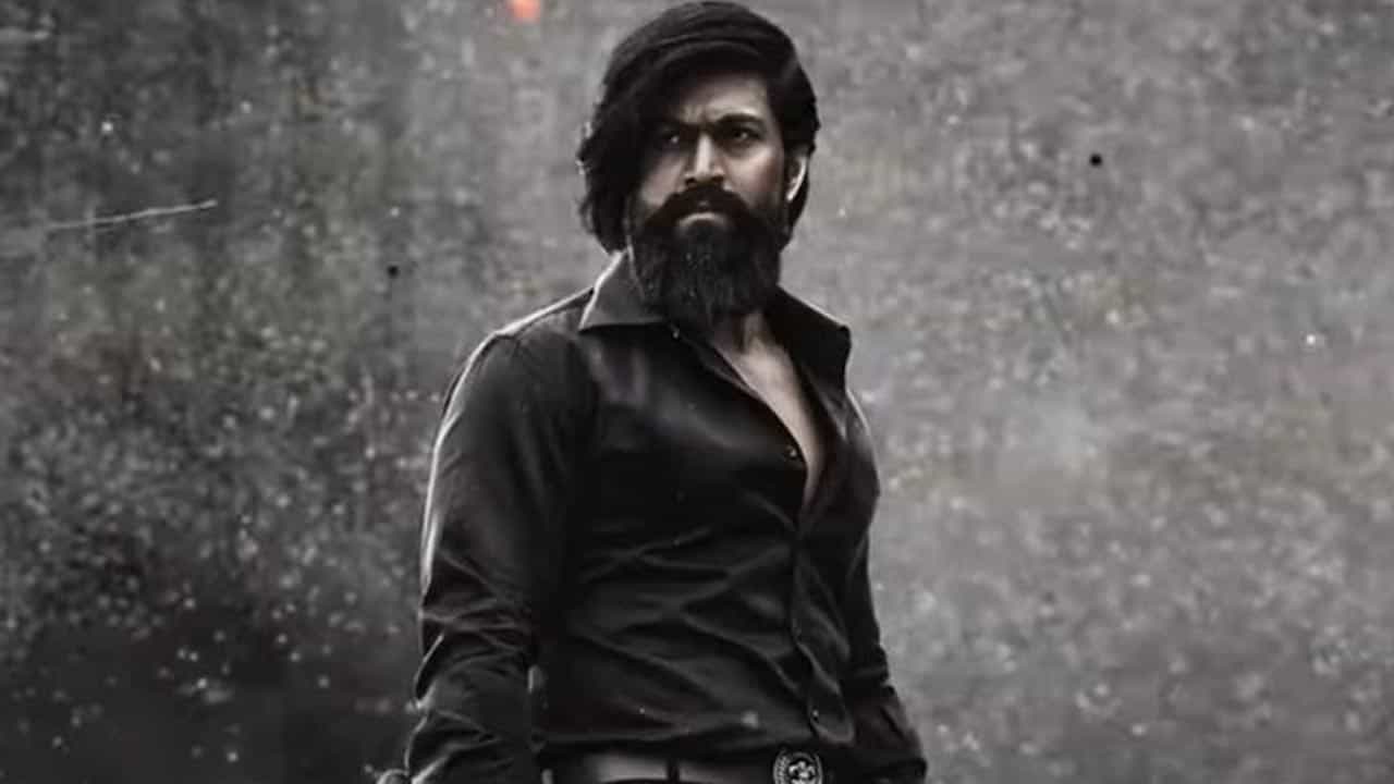 18ನೇ ದಿನವೂ ಮುಂದುವರಿದ ‘ಕೆಜಿಎಫ್ 2’ ಅಬ್ಬರ; 400 ಕೋಟಿ ಕ್ಲಬ್ ಸೇರಲು ಇನ್ನೆಷ್ಟು ಬೇಕು? 18ನೇ ದಿನವೂ ಮುಂದುವರಿದ ‘ಕೆಜಿಎಫ್ 2’ ಅಬ್ಬರ; 400 ಕೋಟಿ ಕ್ಲಬ್ ಸೇರಲು ಇನ್ನೆಷ್ಟು ಬೇಕು?
