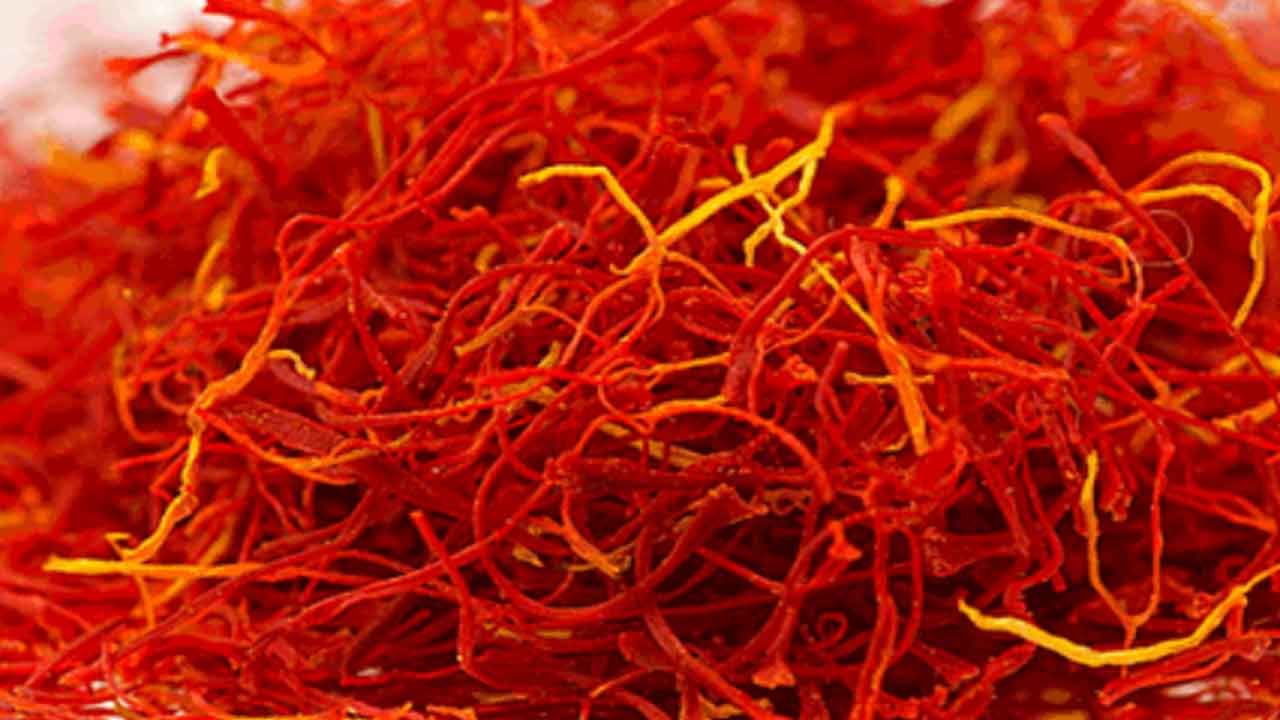Kesar Benefits ಖಿನ್ನತೆ, ಪಿಎಂಎಸ್, ಹೃದಯದ ಸಮಸ್ಯೆ ನಿವಾರಣೆಗೆ ಆಹಾರದಲ್ಲಿ ಬಳಸಿ ಕೇಸರಿ Kesar Benefits ಖಿನ್ನತೆ, ಪಿಎಂಎಸ್, ಹೃದಯದ ಸಮಸ್ಯೆ ನಿವಾರಣೆಗೆ ಆಹಾರದಲ್ಲಿ ಬಳಸಿ ಕೇಸರಿ