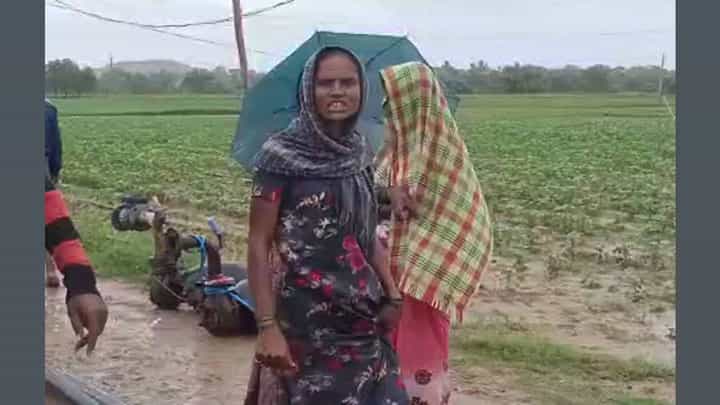 ಚುನಾವಣೆ ವೇಳೆ ಮತ ಕೇಳೋಕೆ ಬಂದರೆ ಬುದ್ಧಿ ಕಲಿಸುತ್ತೇವೆ; ಕೊಪ್ಪಳ ಮಹಿಳೆ ವಿಡಿಯೋ ವೈರಲ್ ಚುನಾವಣೆ ವೇಳೆ ಮತ ಕೇಳೋಕೆ ಬಂದರೆ ಬುದ್ಧಿ ಕಲಿಸುತ್ತೇವೆ; ಕೊಪ್ಪಳ ಮಹಿಳೆ ವಿಡಿಯೋ ವೈರಲ್