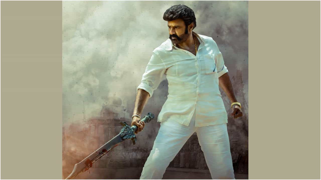ದುನಿಯಾ ವಿಜಯ್ ಎದುರು ಕಾದಾಡಲು ‘ಬೇಟೆ ಶುರು..’ ಎಂದು ಮಾಸ್ ಅವತಾರ ತಾಳಿದ ನಂದಮೂರಿ ಬಾಲಕೃಷ್ಣ ದುನಿಯಾ ವಿಜಯ್ ಎದುರು ಕಾದಾಡಲು ‘ಬೇಟೆ ಶುರು..’ ಎಂದು ಮಾಸ್ ಅವತಾರ ತಾಳಿದ ನಂದಮೂರಿ ಬಾಲಕೃಷ್ಣ