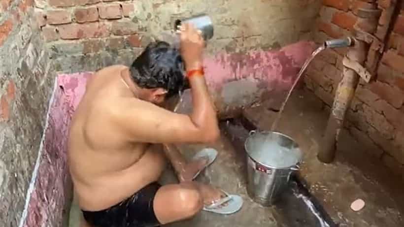 Viral Video: ಬೋರ್ವೆಲ್ ಕೆಳಗೆ ಕುಳಿತು ಸ್ನಾನ ಮಾಡಿದ ಬಿಜೆಪಿ ಸಚಿವ; ವಿಡಿಯೋ ವೈರಲ್