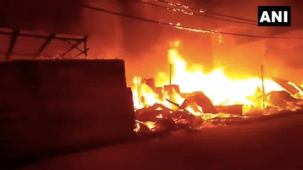 Fire Accident: ದೆಹಲಿಯ ಪೀಠೋಪಕರಣ ಗೋದಾಮಿನಲ್ಲಿ ಅಗ್ನಿ ದುರಂತ Fire Accident: ದೆಹಲಿಯ ಪೀಠೋಪಕರಣ ಗೋದಾಮಿನಲ್ಲಿ ಅಗ್ನಿ ದುರಂತ
