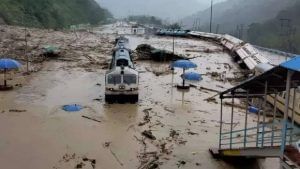 Assam Flood: ಭಾರಿ ಪ್ರವಾಹಕ್ಕೆ ಸಿಲುಕಿ 6.80 ಲಕ್ಷ ಜನರ ಬದುಕು ಅಸ್ತವ್ಯಸ್ತ