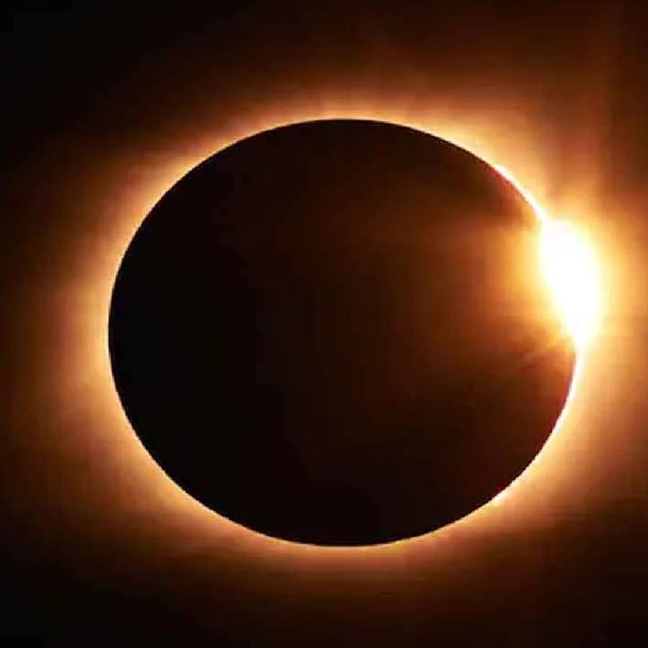 ಸೂರ್ಯಗ್ರಹಣ: ಈ ವರ್ಷ ದಕ್ಷಿಣ ಅಮೆರಿಕಾದ ಕೆಲವು ಭಾಗಗಳಲ್ಲಿ ಏಪ್ರಿಲ್ 30 ರಂದು ಭಾಗಶಃ ಸೂರ್ಯಗ್ರಹಣ ಗೋಚರಿಸಲಿದೆ. ನಮಗೆ ವೀಕ್ಷಿಸಲು ಕೇವಲ ಒಂದು ಸೂರ್ಯಗ್ರಹಣ ಮಾತ್ರ ಉಳಿದಿದೆ. ಇದು ಅಕ್ಟೋಬರ್ 25 ರಂದು ಸಂಭವಿಸುತ್ತದೆ ಮತ್ತು ಯುರೋಪ್, ಈಶಾನ್ಯ ಆಫ್ರಿಕಾದಲ್ಲಿ ಗೋಚರಿಸುತ್ತದೆ. ಗ್ರಹಣದ ಹೆಚ್ಚಿನ ಭಾಗವು ಭಾರತದಲ್ಲಿ ಗೋಚರಿಸುತ್ತದೆ. 