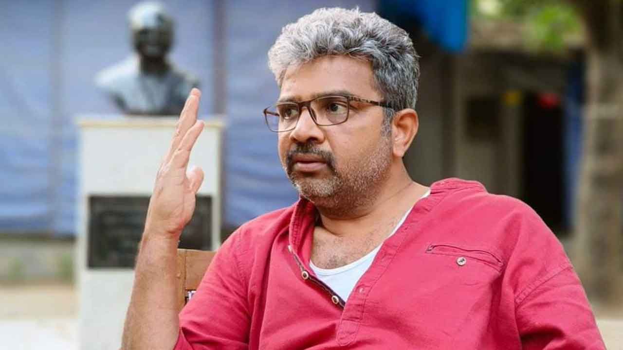 ಜ್ಞಾನವಾಪಿ ಮಸೀದಿಯಲ್ಲಿ ಶಿವಲಿಂಗ ಪತ್ತೆ ಬಗ್ಗೆ ಆಕ್ಷೇಪಾರ್ಹ ಪೋಸ್ಟ್; ಹಿಂದೂ ಕಾಲೇಜಿನ ಪ್ರೊಫೆಸರ್ ವಿರುದ್ಧ ಕೇಸು ದಾಖಲು ಜ್ಞಾನವಾಪಿ ಮಸೀದಿಯಲ್ಲಿ ಶಿವಲಿಂಗ ಪತ್ತೆ ಬಗ್ಗೆ ಆಕ್ಷೇಪಾರ್ಹ ಪೋಸ್ಟ್; ಹಿಂದೂ ಕಾಲೇಜಿನ ಪ್ರೊಫೆಸರ್ ವಿರುದ್ಧ ಕೇಸು ದಾಖಲು
