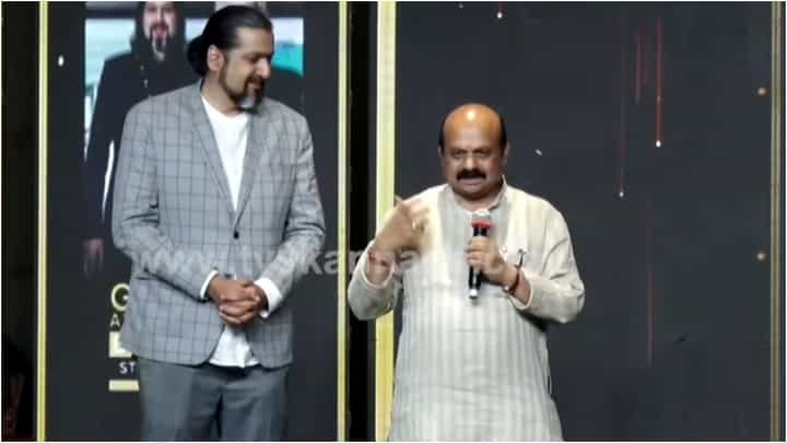‘ವಾಟ್ಸಪ್ ಯೂನಿವರ್ಸಿಟಿಯಲ್ಲಿ ಏನು ಮಾಡಿದ್ರೂ ತಪ್ಪು’: ಮುಖ್ಯಮಂತ್ರಿ ಬೊಮ್ಮಾಯಿ ಹೀಗೆ ಹೇಳಿದ್ದೇಕೆ? ‘ವಾಟ್ಸಪ್ ಯೂನಿವರ್ಸಿಟಿಯಲ್ಲಿ ಏನು ಮಾಡಿದ್ರೂ ತಪ್ಪು’: ಮುಖ್ಯಮಂತ್ರಿ ಬೊಮ್ಮಾಯಿ ಹೀಗೆ ಹೇಳಿದ್ದೇಕೆ?