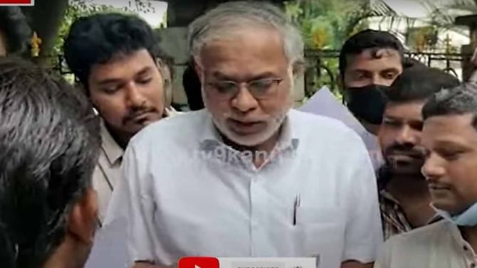 ಕೆಪಿಎಸ್ಸಿ ಕಮೀಶನರು ಬಿಜೆಪಿ ಶಾಸಕ ಸುರೇಶ ಕುಮಾರ್ ಅವರನ್ನು ಕಚೇರಿ ಒಳಗೆ ಬರಲು ಬಿಡಲಿಲ್ಲ!! ಕೆಪಿಎಸ್ಸಿ ಕಮೀಶನರು ಬಿಜೆಪಿ ಶಾಸಕ ಸುರೇಶ ಕುಮಾರ್ ಅವರನ್ನು ಕಚೇರಿ ಒಳಗೆ ಬರಲು ಬಿಡಲಿಲ್ಲ!!