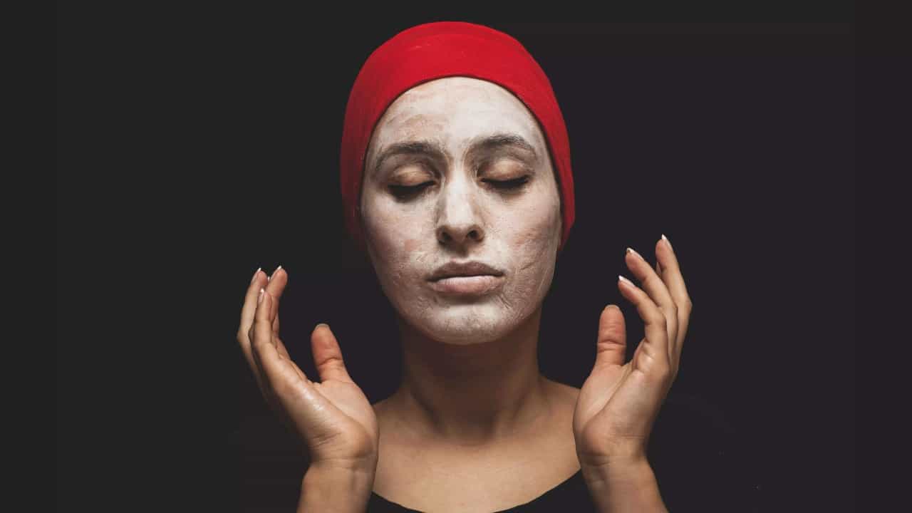 Skin Care: ನಿಮ್ಮ ಈ ಹವ್ಯಾಸಗಳೇ ಚರ್ಮದ ಆರೋಗ್ಯಕ್ಕೆ ಮುಳುವಾಗಬಹುದು; ಏನೇನದು? ಇಲ್ಲಿದೆ ನೋಡಿ Skin Care: ನಿಮ್ಮ ಈ ಹವ್ಯಾಸಗಳೇ ಚರ್ಮದ ಆರೋಗ್ಯಕ್ಕೆ ಮುಳುವಾಗಬಹುದು; ಏನೇನದು? ಇಲ್ಲಿದೆ ನೋಡಿ