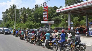 ಕಾಡಿನ ಬೆಂಕಿ ಮುಂದೆ ವಿಡಿಯೋ ಶೂಟ್ ಮಾಡಿರುವ ಪಾಕ್ ಟಿಕ್ ಟಾಕ್ ತಾರೆ ಹುಮೈರಾಗೆ ಅಸ್ಘರ್ ಗೆ ಜನರಿಂದ ಛೀಮಾರಿ