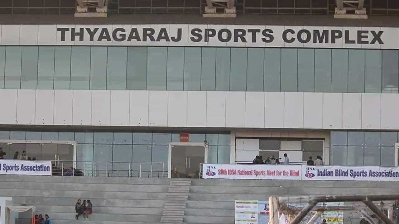 ದೆಹಲಿಯಲ್ಲಿ ಐಎಎಸ್ ಅಧಿಕಾರಿಯೊಬ್ಬನಿಗೆ ನಾಯಿ ಜೊತೆ ವಿಹಾರ ತೊಂದರೆಯಾಗದಿರಲು ಕ್ರೀಡಾಪಟುಗಳು ಸ್ಟೇಡಿಯಂನಿಂದ ಆಚೆ ಹೋಗಬೇಕು!