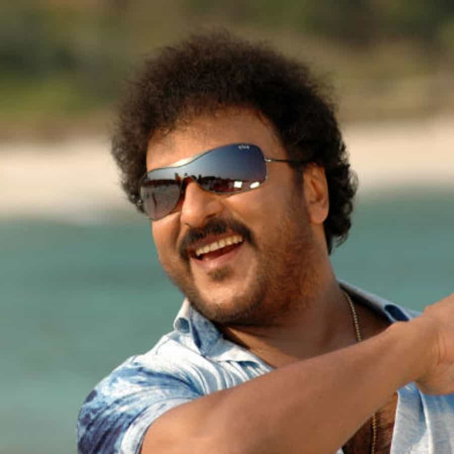 ‘ಸ್ಯಾಂಡಲ್ವುಡ್’ನ ಕ್ರೇಜಿ ಸ್ಟಾರ್ ರವಿಚಂದ್ರನ್ ಅವರಿಗೆ ಇಂದು (ಮೇ 30) ಜನ್ಮದಿನದ ಸಂಭ್ರಮ. ಕನ್ನಡ ಚಿತ್ರರಂಗದಲ್ಲಿ ಹೊಸ ಟ್ರೆಂಡ್ ಸೃಷ್ಟಿ ಮಾಡಿದ ಖ್ಯಾತಿಯ ನಟ 61ನೇ ವಯಸ್ಸಿಗೆ ಕಾಲಿಡುತ್ತಿದ್ದಾರೆ.