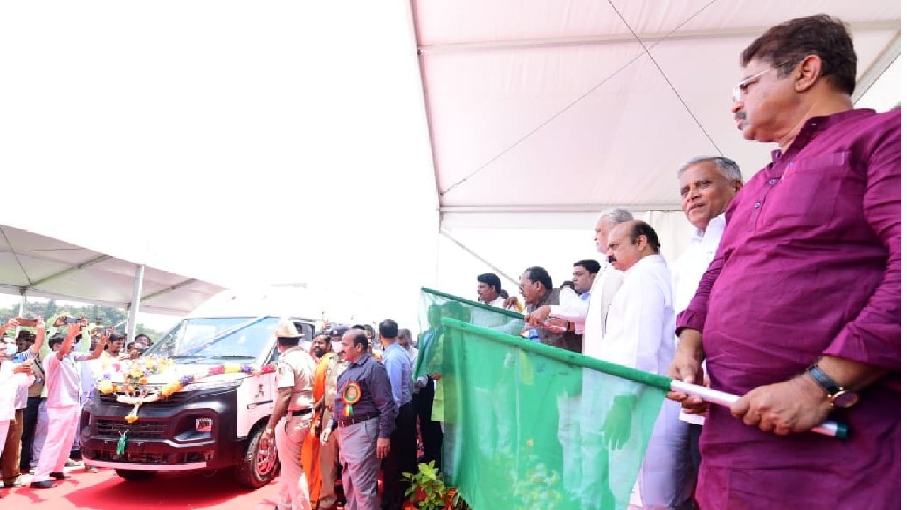 275 ಸಂಚಾರಿ ಪಶು ಚಿಕಿತ್ಸಾ ವಾಹನ ಲೋಕಾರ್ಪಣೆ; ಏನಿದರ ವಿಶೇಷ? ಇಲ್ಲಿದೆ ನೋಡಿ 275 ಸಂಚಾರಿ ಪಶು ಚಿಕಿತ್ಸಾ ವಾಹನ ಲೋಕಾರ್ಪಣೆ; ಏನಿದರ ವಿಶೇಷ? ಇಲ್ಲಿದೆ ನೋಡಿ