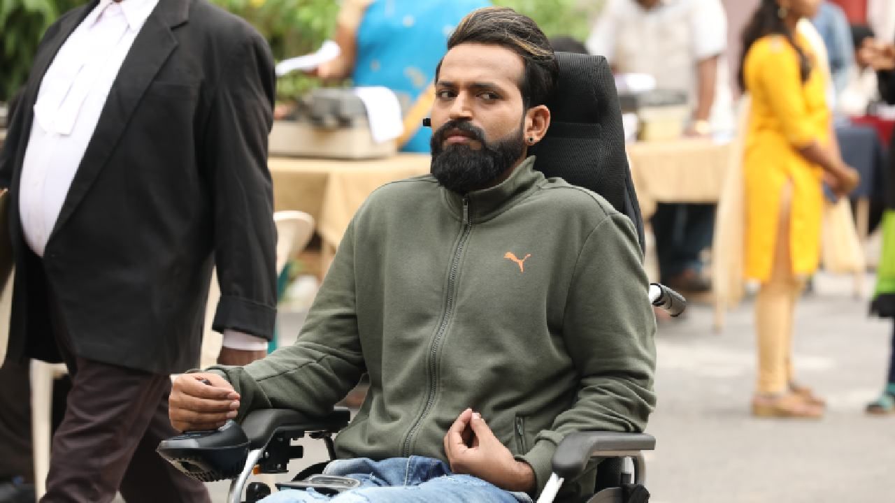 Wheel Chair Romeo stills (1)