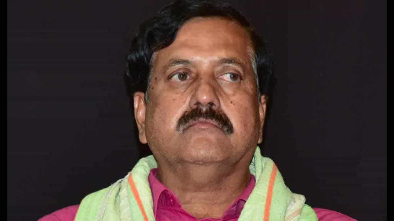 YSV Datta: ಕಾಂಗ್ರೆಸ್ ಮುಖ ಮಾಡಿದ ಜೆಡಿಎಸ್ ನಾಯಕ ವೈಎಸ್ವಿ ದತ್ತ; ರಾಜಕೀಯ ವಲಯದಲ್ಲಿ ಚರ್ಚೆ YSV Datta: ಕಾಂಗ್ರೆಸ್ ಮುಖ ಮಾಡಿದ ಜೆಡಿಎಸ್ ನಾಯಕ ವೈಎಸ್ವಿ ದತ್ತ; ರಾಜಕೀಯ ವಲಯದಲ್ಲಿ ಚರ್ಚೆ