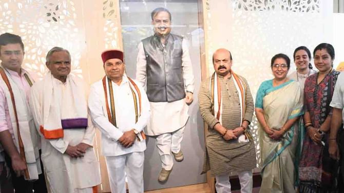 ಅನಂತ ಪ್ರೇರಣಾ ಕೇಂದ್ರ ಉದ್ಘಾಟನೆ; ದಿ. ಅನಂತ್ ಕುಮಾರ್ರ ಜೊತೆಗಿನ ಕಾಲೇಜ್ ಡೇಸ್ಗಳನ್ನು ಮೆಲುಕು ಹಾಕಿದ ಸಿಎಂ ಬೊಮ್ಮಾಯಿ ಅನಂತ ಪ್ರೇರಣಾ ಕೇಂದ್ರ ಉದ್ಘಾಟನೆ; ದಿ. ಅನಂತ್ ಕುಮಾರ್ರ ಜೊತೆಗಿನ ಕಾಲೇಜ್ ಡೇಸ್ಗಳನ್ನು ಮೆಲುಕು ಹಾಕಿದ ಸಿಎಂ ಬೊಮ್ಮಾಯಿ