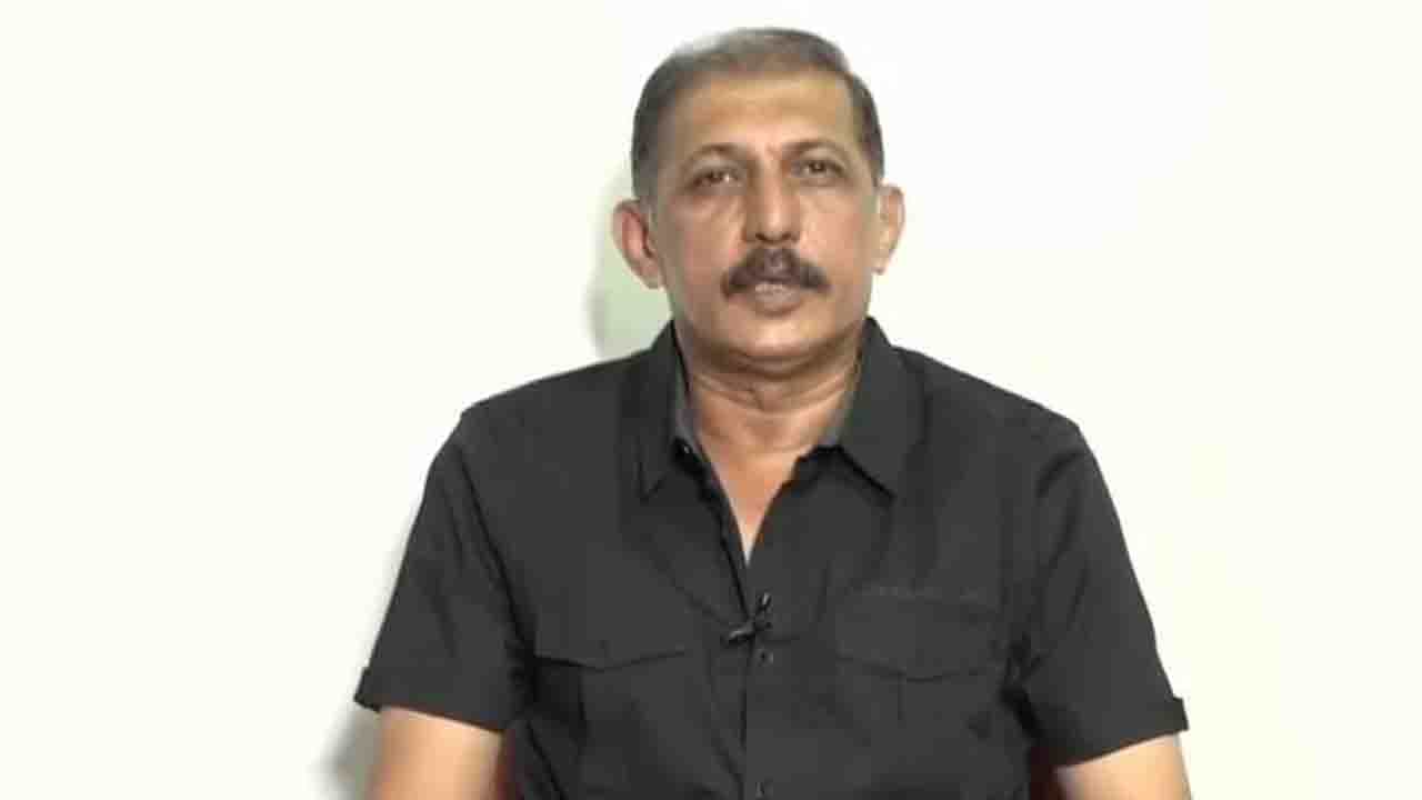 ಪಿಸ್ತೂಲ್ ತೋರಿಸಿ ಬೆದರಿಕೆ ಹಾಕಿ 50 ಸಾವಿರ ವಸೂಲಿ; ಸಾಮಾಜಿಕ ಕಾರ್ಯಕರ್ತ ಅಶೋಕ್ ಕುಮಾರ್ ಅಡಿಗ ಬಂಧಿಸಿದ ಸಿಸಿಬಿ ಪೊಲೀಸ್ ಪಿಸ್ತೂಲ್ ತೋರಿಸಿ ಬೆದರಿಕೆ ಹಾಕಿ 50 ಸಾವಿರ ವಸೂಲಿ; ಸಾಮಾಜಿಕ ಕಾರ್ಯಕರ್ತ ಅಶೋಕ್ ಕುಮಾರ್ ಅಡಿಗ ಬಂಧಿಸಿದ ಸಿಸಿಬಿ ಪೊಲೀಸ್