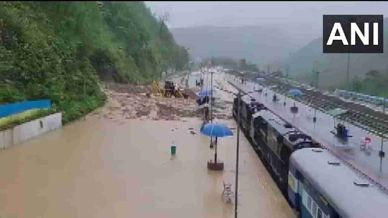 Assam Flood: ಅಸ್ಸಾಂನಲ್ಲಿ ಭಾರೀ ಪ್ರವಾಹ; 7 ಮಂದಿ ಸಾವು, 2 ಲಕ್ಷಕ್ಕೂ ಹೆಚ್ಚು ಜನರಿಗೆ ಸಂಕಷ್ಟ