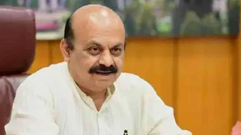 ಕ್ಯಾಂಪಸ್ ಆಧಾರಿತ ಸಂಶೋಧನೆ ಬಿಟ್ಟು ರೈತರ ಭೂಮಿ ಆಧಾರಿತ ಸಂಶೋಧನೆ ಮಾಡಿ ಎಂದು ಕೃಷಿ ವಿಶ್ವವಿದ್ಯಾಲಯದ ಅಧಿಕಾರಿಗಳಿಗೆ ಕಿವಿ ಮಾತು ಹೇಳಿದ: ಬಸವರಾಜ ಬೊಮ್ಮಾಯಿ