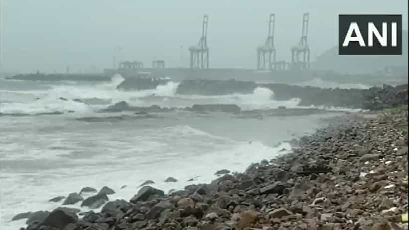 Cyclone Asani: ಅಸಾನಿ ಚಂಡಮಾರುತದ ಅಬ್ಬರ; ಆಂಧ್ರ ಪ್ರದೇಶದಲ್ಲಿ ರೆಡ್ ಅಲರ್ಟ್ ಘೋಷಣೆ