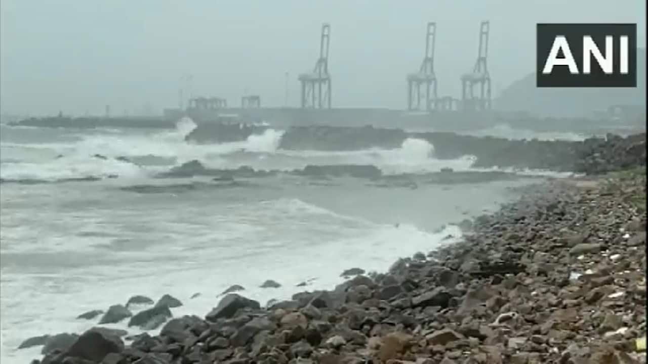 Cyclone Asani: ಅಸಾನಿ ಚಂಡಮಾರುತದ ಅಬ್ಬರ; ಆಂಧ್ರ ಪ್ರದೇಶದಲ್ಲಿ ರೆಡ್ ಅಲರ್ಟ್​ ಘೋಷಣೆ