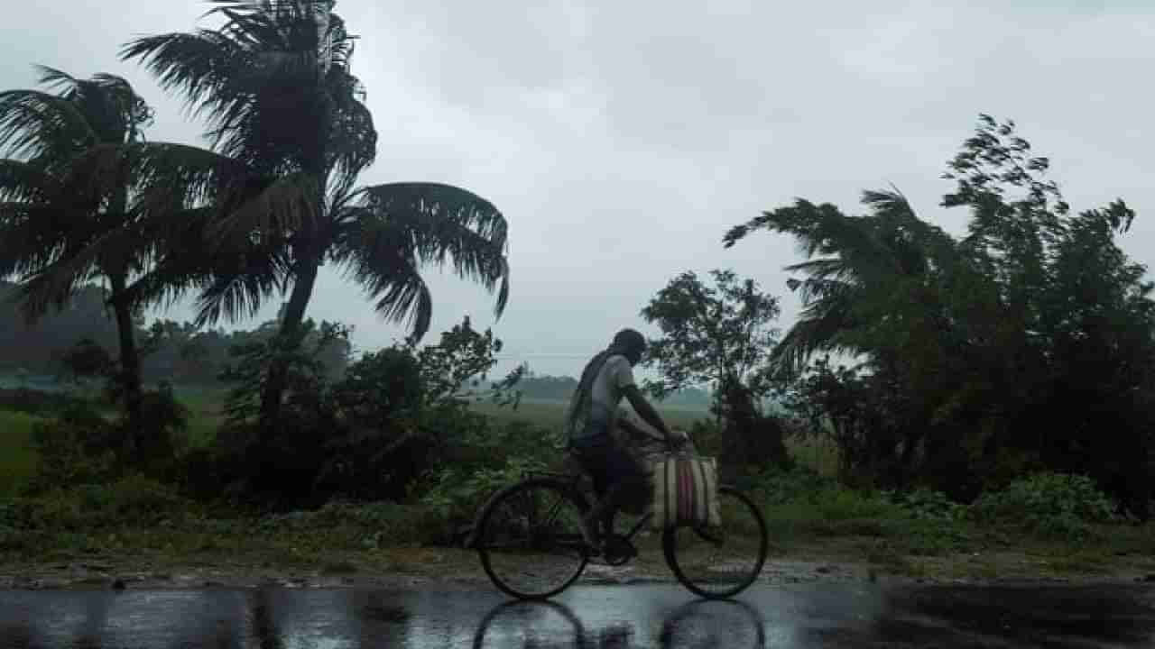 Karnataka Rain: ಕರಾವಳಿ, ಮಲೆನಾಡಿನಲ್ಲಿ ಜೂನ್ 2ರಿಂದ ಮುಂಗಾರು ಮಳೆಯ ಅಬ್ಬರ; ಬೆಂಗಳೂರಿನಲ್ಲಿ ಹಳದಿ ಅಲರ್ಟ್​ ಘೋಷಣೆ