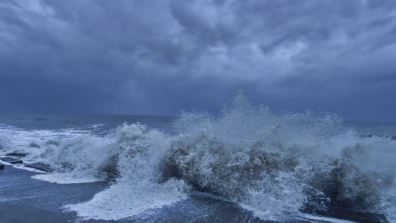 Cyclone Asani: ಬಂಗಾಳಕೊಲ್ಲಿಯಲ್ಲಿ ಅಸಾನಿ ಚಂಡಮಾರುತ; ಆಂಧ್ರ, ಬಂಗಾಳ, ಒಡಿಶಾದಲ್ಲಿ ಹೈ ಅಲರ್ಟ್​ ಘೋಷಣೆ