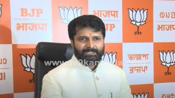 ನೆಹರು ದೇಶ ವಿಭಜನೆ ಮಾಡಿದ ಉದಾರವಾದಿ, ಆದರೆ ಮಹಾತ್ಮ ಗಾಂಧಿ ಏನು ಮಾಡಿದರು: ಸಿ.ಟಿ.ರವಿ ವಿವಾದಾತ್ಮಕ ಹೇಳಿಕೆ ನೆಹರು ದೇಶ ವಿಭಜನೆ ಮಾಡಿದ ಉದಾರವಾದಿ, ಆದರೆ ಮಹಾತ್ಮ ಗಾಂಧಿ ಏನು ಮಾಡಿದರು: ಸಿ.ಟಿ.ರವಿ ವಿವಾದಾತ್ಮಕ ಹೇಳಿಕೆ