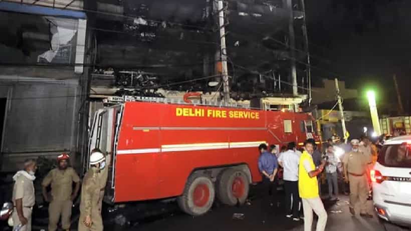 Delhi fire tragedy: ಮುಂಡ್ಕಾ ಕಟ್ಟಡಕ್ಕಿಲ್ಲ ಅಗ್ನಿಶಾಮಕ ಎನ್ಒಸಿ: ಕಟ್ಟಡ ಮಾಲೀಕ ಪರಾರಿ