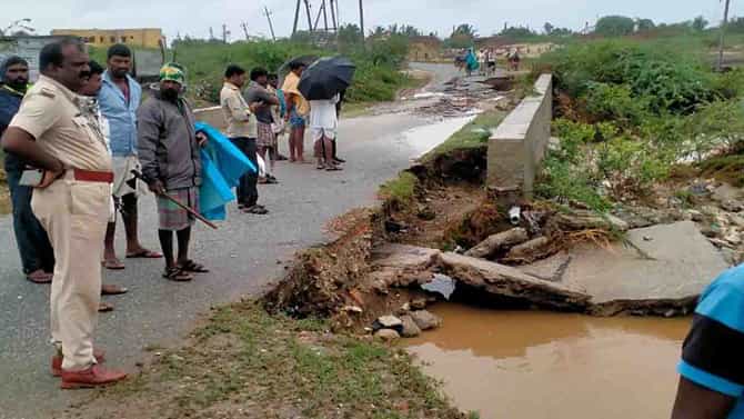 ಮಳೆಯಿಂದ ಜಲಧಾರೆ: ಕನ್ಯೆ ನೋಡಲು ಹೋಗಿ, ವಾಪಸು ಬರುವಾಗ ಹಳ್ಳದಲ್ಲಿ ಕೊಚ್ಚಿ ಹೋದ ಯುವಕ