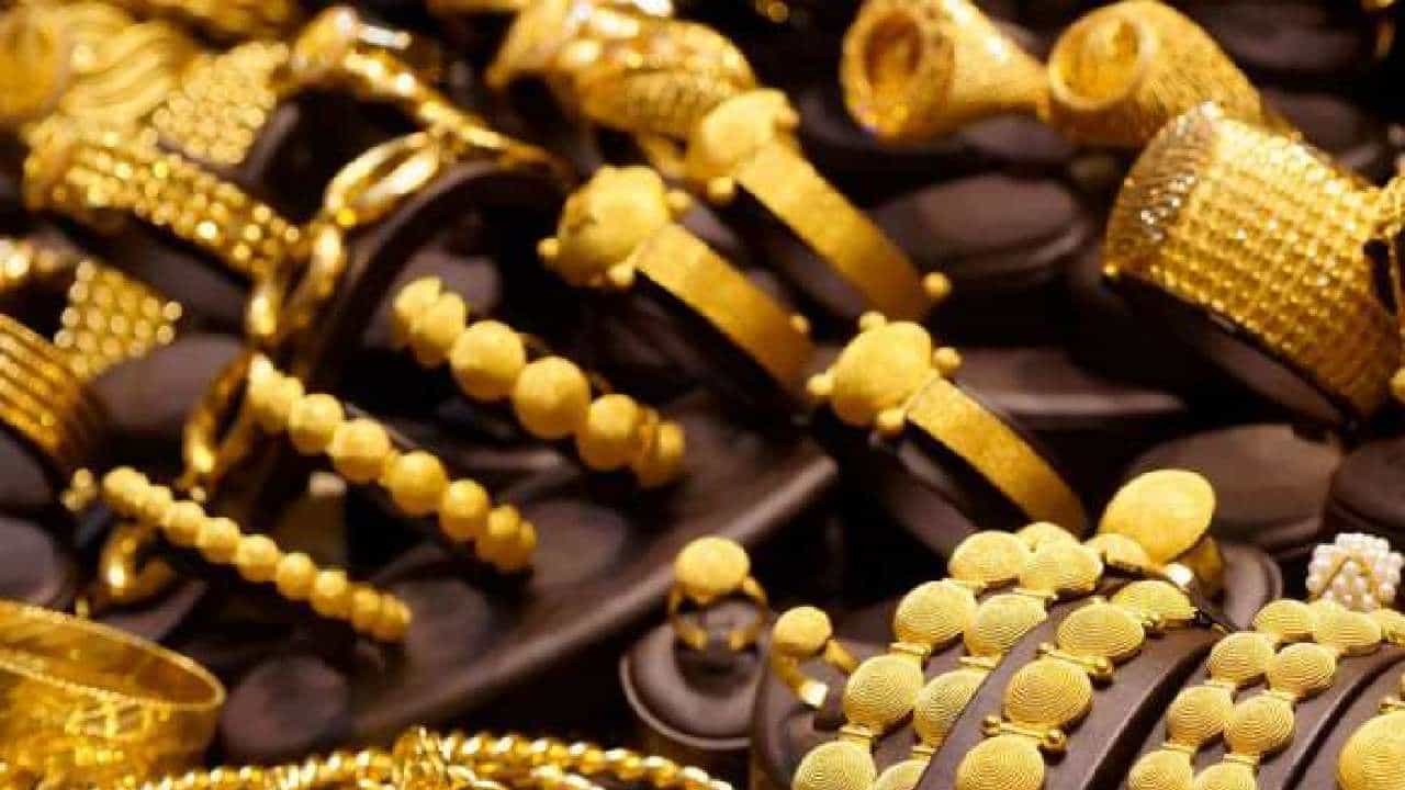 Gold Price Today: 3 ದಿನಗಳ ಬಳಿಕ ಚಿನ್ನದ ಬೆಲೆ ಮತ್ತೆ ಹೆಚ್ಚಳ; ಬೆಳ್ಳಿ ದರವೂ 300 ರೂ. ಏರಿಕೆ Gold Price Today: 3 ದಿನಗಳ ಬಳಿಕ ಚಿನ್ನದ ಬೆಲೆ ಮತ್ತೆ ಹೆಚ್ಚಳ; ಬೆಳ್ಳಿ ದರವೂ 300 ರೂ. ಏರಿಕೆ