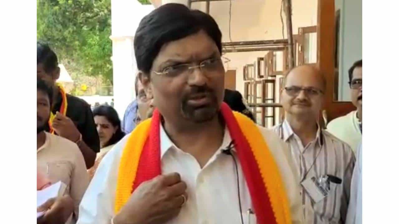 ಆಡಳಿತಾತ್ಮಕ ದೃಷ್ಡಿಯಿಂದ ಉತ್ತರ ಕನ್ನಡ ಇಬ್ಭಾಗ: ಡಾ. ಮಹೇಶ ಜೋಶಿ ಬಹಿರಂಗ ಬೆಂಬಲ ಆಡಳಿತಾತ್ಮಕ ದೃಷ್ಡಿಯಿಂದ ಉತ್ತರ ಕನ್ನಡ ಇಬ್ಭಾಗ: ಡಾ. ಮಹೇಶ ಜೋಶಿ ಬಹಿರಂಗ ಬೆಂಬಲ