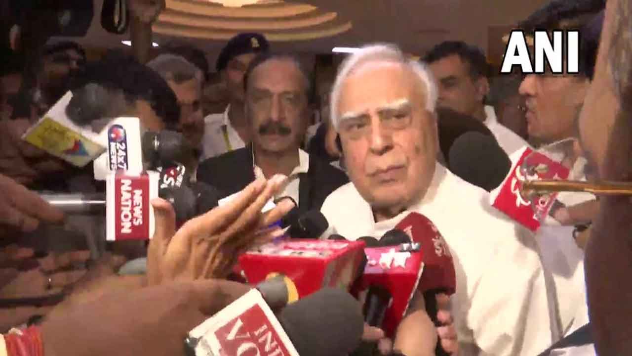 Kapil Sibal ಕಾಂಗ್ರೆಸ್ ಪಕ್ಷ ತೊರೆದ ಕಪಿಲ್ ಸಿಬಲ್, ಸಮಾಜವಾದಿ ಪಕ್ಷದ ಬೆಂಬಲದೊಂದಿಗೆ ರಾಜ್ಯಸಭೆಗೆ ನಾಮಪತ್ರ ಸಲ್ಲಿಕೆ