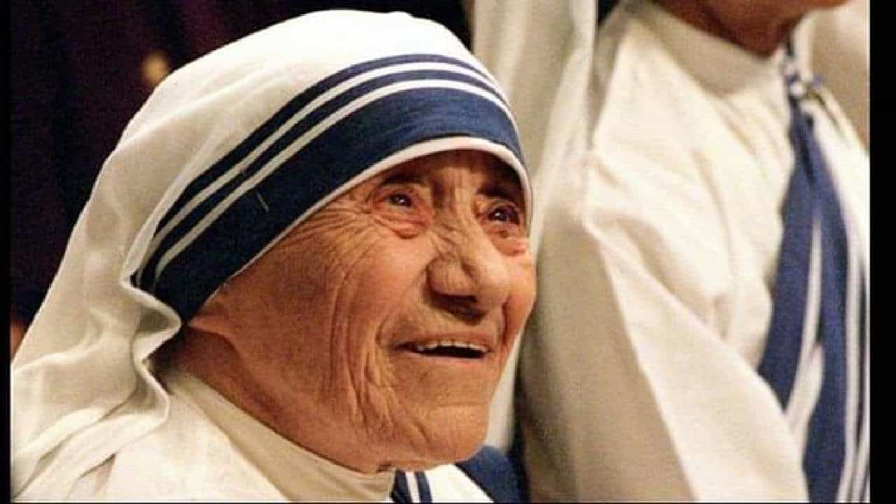 Mother Teresa: ಬಡತನ ಒಳ್ಳೆಯದೆಂದು ಭಾವಿಸಿದ್ದರು; ಮದರ್ ತೆರೆಸಾರ ಇನ್ನೊಂದು ಮುಖದ ಮೇಲೆ ಬೆಳಕು ಚೆಲ್ಲಿದ ಸಾಕ್ಷ್ಯಚಿತ್ರ Mother Teresa: ಬಡತನ ಒಳ್ಳೆಯದೆಂದು ಭಾವಿಸಿದ್ದರು; ಮದರ್ ತೆರೆಸಾರ ಇನ್ನೊಂದು ಮುಖದ ಮೇಲೆ ಬೆಳಕು ಚೆಲ್ಲಿದ ಸಾಕ್ಷ್ಯಚಿತ್ರ