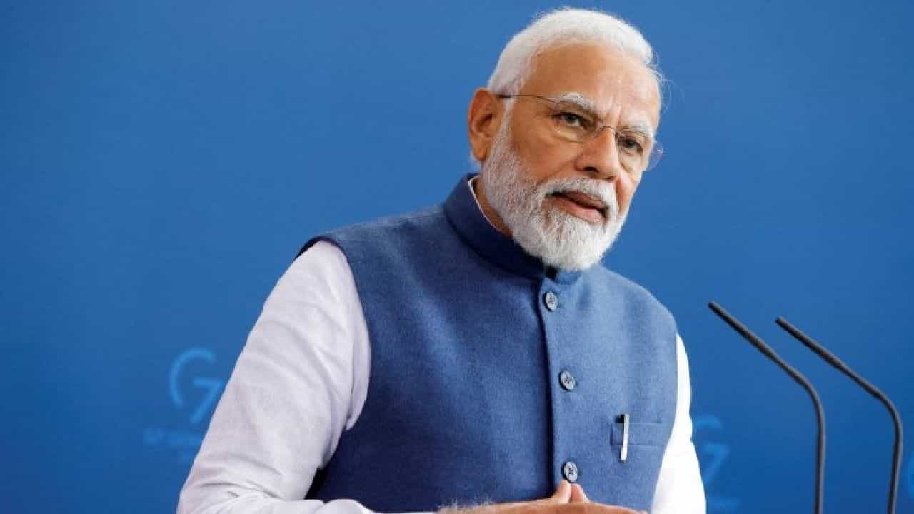 8 Years of Modi Government: ನೋಟು ಅಮಾನ್ಯೀಕರಣದಿಂದ ಡಿಜಿಟಲ್ ಇಂಡಿಯಾವರೆಗೆ; ಪ್ರಧಾನಿ ನರೇಂದ್ರ ಮೋದಿಯ 10 ಮಹತ್ವದ ನಿರ್ಧಾರಗಳಿವು 8 Years of Modi Government: ನೋಟು ಅಮಾನ್ಯೀಕರಣದಿಂದ ಡಿಜಿಟಲ್ ಇಂಡಿಯಾವರೆಗೆ; ಪ್ರಧಾನಿ ನರೇಂದ್ರ ಮೋದಿಯ 10 ಮಹತ್ವದ ನಿರ್ಧಾರಗಳಿವು