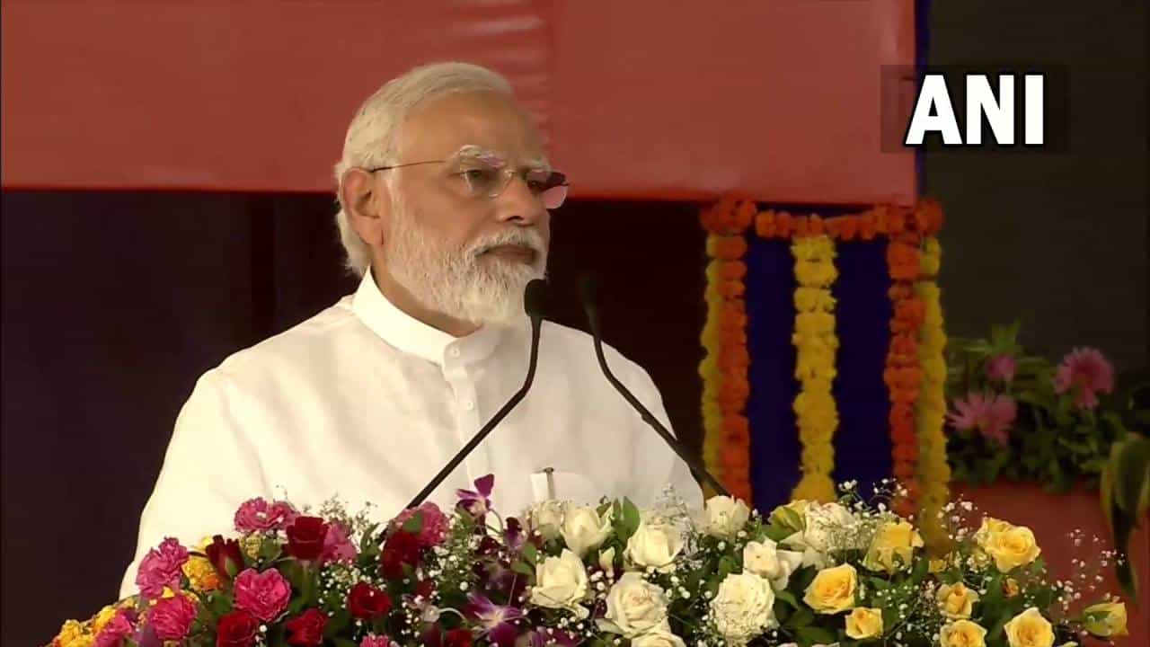PM Modi in Gujarat: 8 ವರ್ಷದಲ್ಲಿ ಗಾಂಧೀಜಿ, ಸರ್ದಾರ್ ಪಟೇಲ್ ಕನಸಿನ ಭಾರತ ನಿರ್ಮಿಸಲು ಪ್ರಯತ್ನಿಸಿದ್ದೇವೆ; ರಾಜ್​ಕೋಟ್​ನಲ್ಲಿ ನರೇಂದ್ರ ಮೋದಿ ಭಾಷಣ