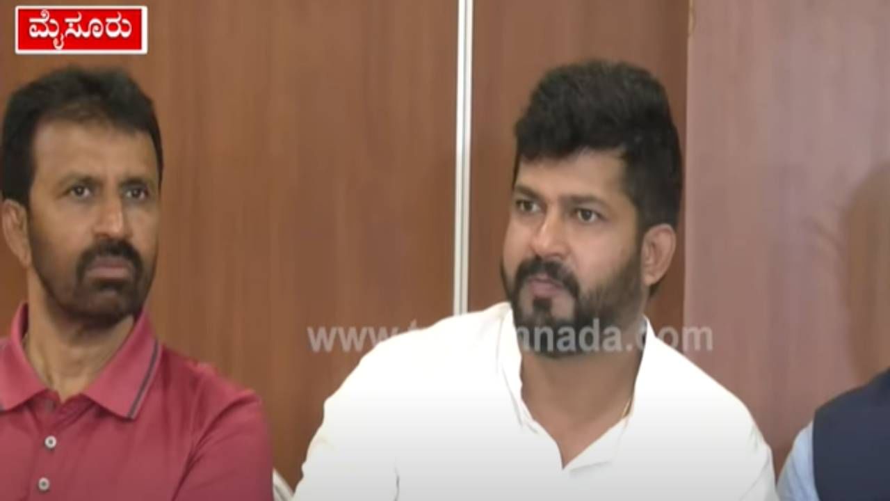 ಪ್ರಧಾನಿ ನರೇಂದ್ರ ಮೋದಿ ಹೇಳಿಕೆಯನ್ನು ಕೆಲ ರಾಜಕಾರಣಿಗಳು ತಿರುಚಿದ್ದಾರೆ: ಸಂಸದ ಪ್ರತಾಪ್ ಸಿಂಹ ಪ್ರಧಾನಿ ನರೇಂದ್ರ ಮೋದಿ ಹೇಳಿಕೆಯನ್ನು ಕೆಲ ರಾಜಕಾರಣಿಗಳು ತಿರುಚಿದ್ದಾರೆ: ಸಂಸದ ಪ್ರತಾಪ್ ಸಿಂಹ