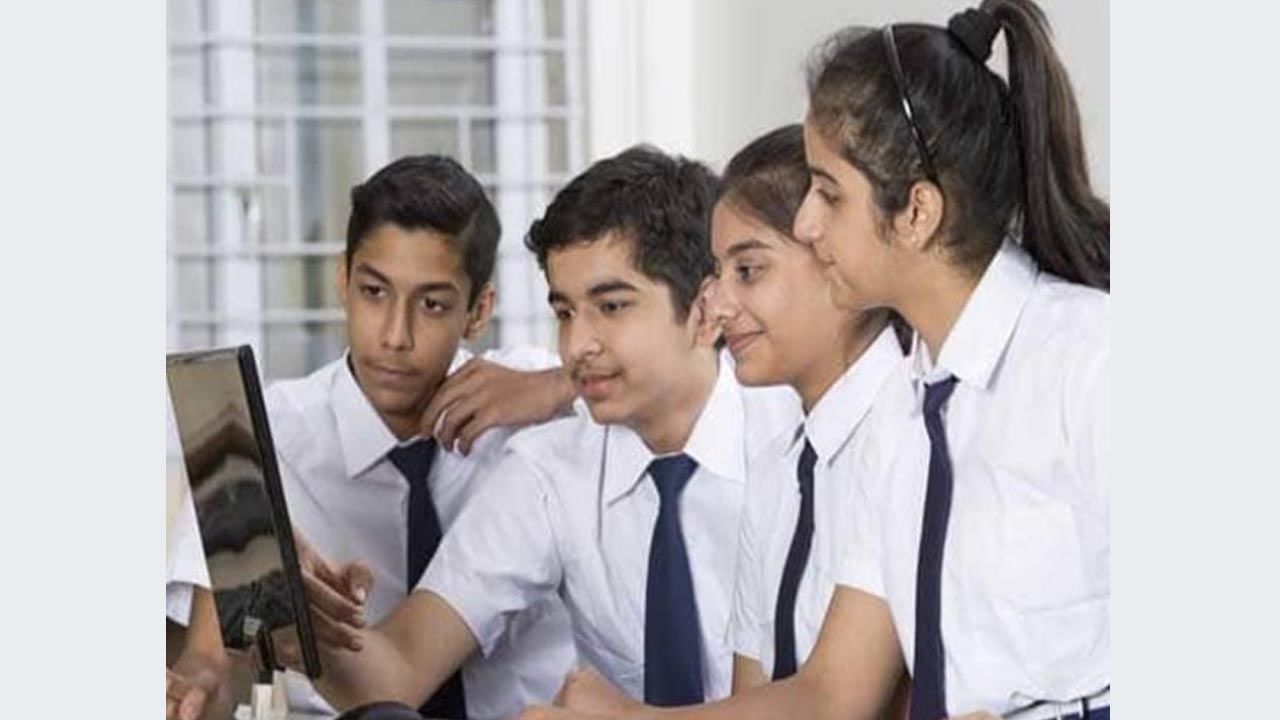 Karnataka SSLC Result 2022: A ಗ್ರೇಡ್​ನಲ್ಲಿ 32, B ಗ್ರೇಡ್​ನಲ್ಲಿ ಎರಡು ಜಿಲ್ಲೆಗಳು; 20 ಶಾಲೆಗಳಲ್ಲಿ ಶೂನ್ಯ ಫಲಿತಾಂಶ