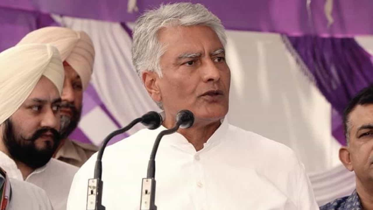 Sunil Jakhar: ಒಂದೆಡೆ ಕಾಂಗ್ರೆಸ್ ಚಿಂತನಾ ಸಭೆ; ಇನ್ನೊಂದೆಡೆ ಪಂಜಾಬ್ ಕೈ ನಾಯಕ ಸುನಿಲ್ ಜಖಾರ್ ರಾಜೀನಾಮೆ Sunil Jakhar: ಒಂದೆಡೆ ಕಾಂಗ್ರೆಸ್ ಚಿಂತನಾ ಸಭೆ; ಇನ್ನೊಂದೆಡೆ ಪಂಜಾಬ್ ಕೈ ನಾಯಕ ಸುನಿಲ್ ಜಖಾರ್ ರಾಜೀನಾಮೆ