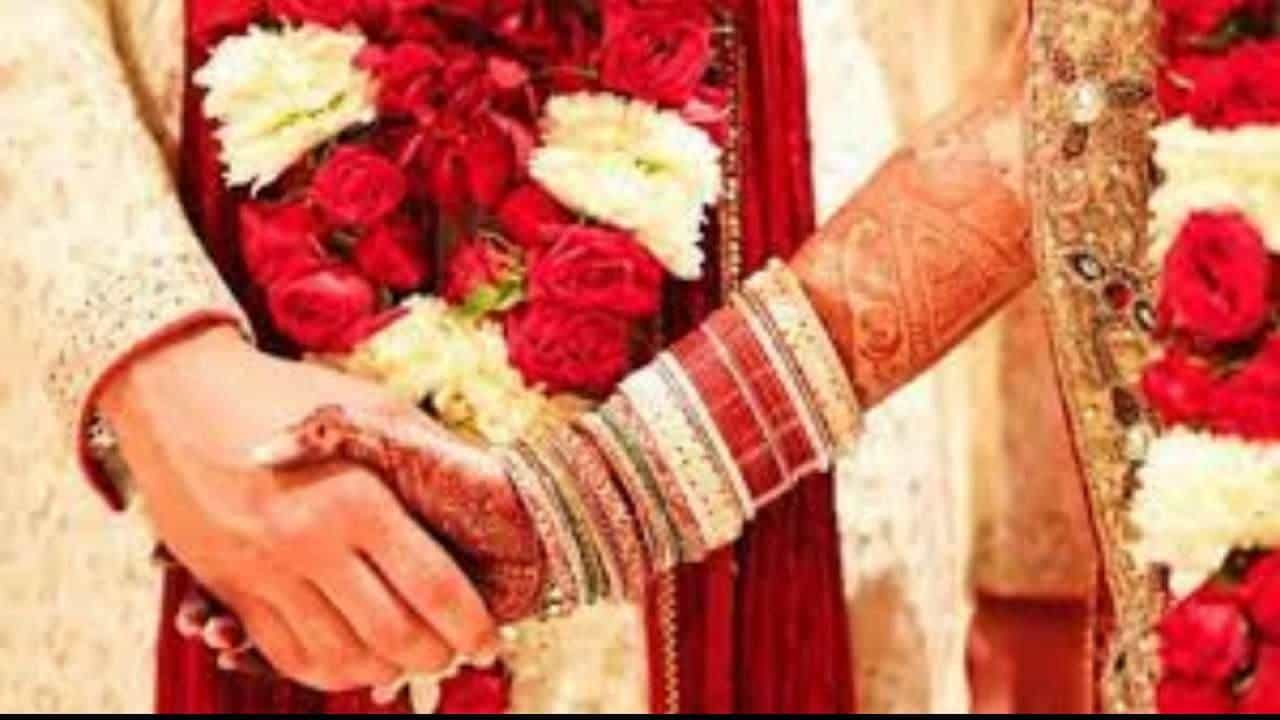 Viral News: ಕರೆಂಟ್ ಹೋಗಿದ್ದರಿಂದ ಮಂಟಪದಲ್ಲಿ ಮದುಮಗಳೇ ಅದಲು-ಬದಲು; ಮದುವೆಯಾದ ಮೇಲೆ ಸತ್ಯ ಬಯಲು! Viral News: ಕರೆಂಟ್ ಹೋಗಿದ್ದರಿಂದ ಮಂಟಪದಲ್ಲಿ ಮದುಮಗಳೇ ಅದಲು-ಬದಲು; ಮದುವೆಯಾದ ಮೇಲೆ ಸತ್ಯ ಬಯಲು!