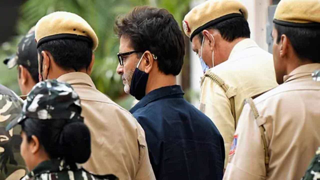 ತಿಹಾರ್ ಜೈಲು ಸಂಖ್ಯೆ 7ರಲ್ಲಿ ಯಾಸಿನ್ ಮಲಿಕ್; ಪಿ ಚಿದಂಬರಂ, ಡಿಕೆ ಶಿವಕುಮಾರ್ ಕೂಡಾ ಇದೇ ಜೈಲು ಸಂಖ್ಯೆ 7ರಲ್ಲಿ ಶಿಕ್ಷೆ ಅನುಭವಿಸಿದ್ದರು ತಿಹಾರ್ ಜೈಲು ಸಂಖ್ಯೆ 7ರಲ್ಲಿ ಯಾಸಿನ್ ಮಲಿಕ್; ಪಿ ಚಿದಂಬರಂ, ಡಿಕೆ ಶಿವಕುಮಾರ್ ಕೂಡಾ ಇದೇ ಜೈಲು ಸಂಖ್ಯೆ 7ರಲ್ಲಿ ಶಿಕ್ಷೆ ಅನುಭವಿಸಿದ್ದರು