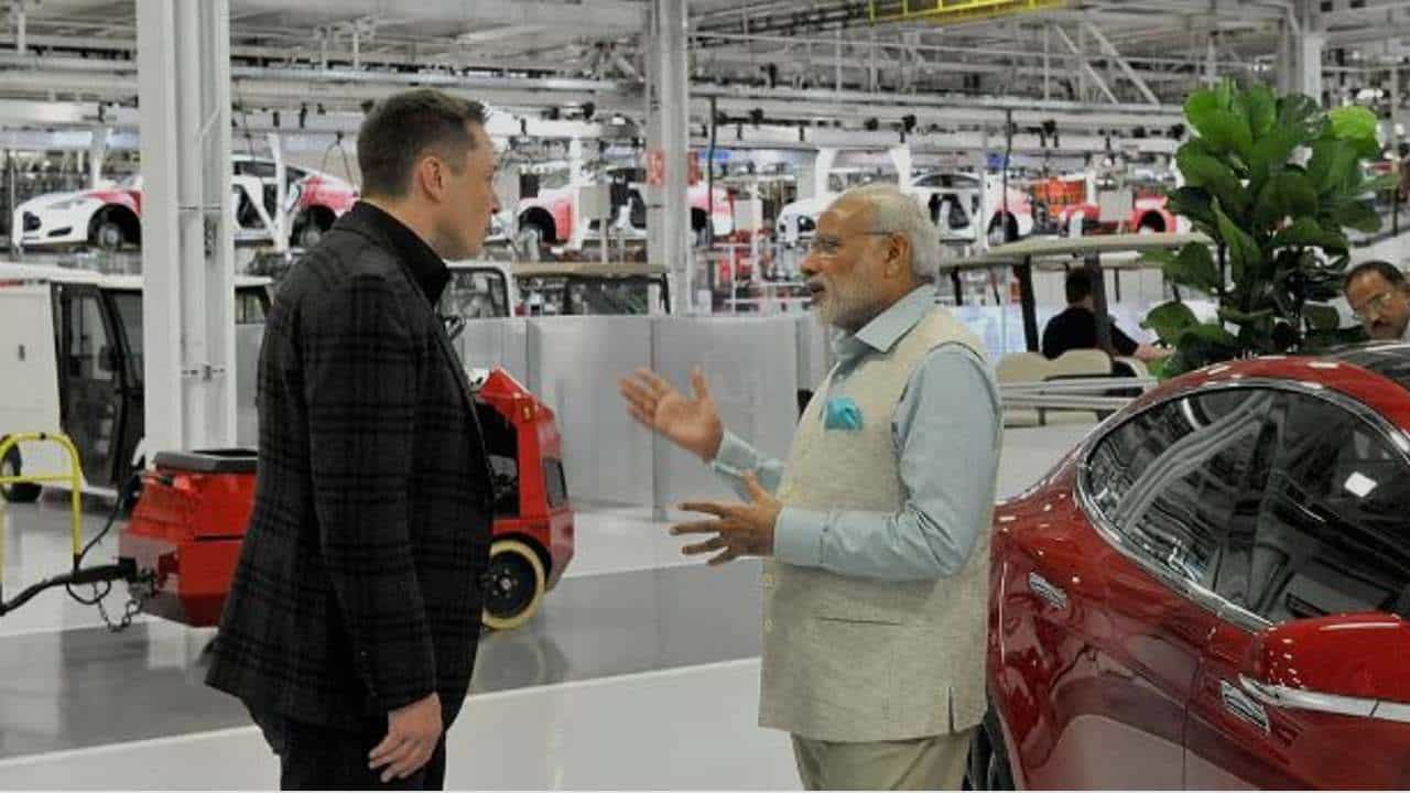 Tesla EV Cars in India: ಭಾರತದಲ್ಲಿ ಟೆಸ್ಲಾ ಎಲೆಕ್ಟ್ರಿಕ್ ಕಾರು ಉತ್ಪಾದನಾ ಘಟಕ ಸ್ಥಾಪನೆ ಬಗ್ಗೆ ಟ್ವಿಟ್ಟರ್ನಲ್ಲಿಯೇ ಉತ್ತರ ನೀಡಿದ ಎಲಾನ್ ಮಸ್ಕ್, ಹೇಳಿದ್ದೇನು ಗೊತ್ತಾ!? Tesla EV Cars in India: ಭಾರತದಲ್ಲಿ ಟೆಸ್ಲಾ ಎಲೆಕ್ಟ್ರಿಕ್ ಕಾರು ಉತ್ಪಾದನಾ ಘಟಕ ಸ್ಥಾಪನೆ ಬಗ್ಗೆ ಟ್ವಿಟ್ಟರ್ನಲ್ಲಿಯೇ ಉತ್ತರ ನೀಡಿದ ಎಲಾನ್ ಮಸ್ಕ್, ಹೇಳಿದ್ದೇನು ಗೊತ್ತಾ!?