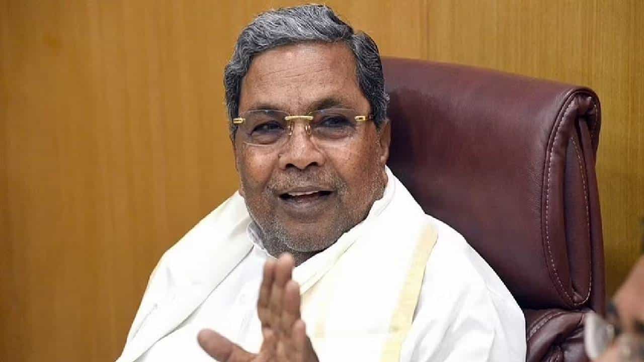 ಬಿಜೆಪಿ ಸರ್ಕಾರದ್ದು ಎಮ್ಮೆ ಚರ್ಮ ಅಲ್ಲ, ಘೇಂಡಾ ಮೃಗದ ಚರ್ಮ: ವಿಪಕ್ಷ ನಾಯಕ ಸಿದ್ದರಾಮಯ್ಯ ಬಿಜೆಪಿ ಸರ್ಕಾರದ್ದು ಎಮ್ಮೆ ಚರ್ಮ ಅಲ್ಲ, ಘೇಂಡಾ ಮೃಗದ ಚರ್ಮ: ವಿಪಕ್ಷ ನಾಯಕ ಸಿದ್ದರಾಮಯ್ಯ